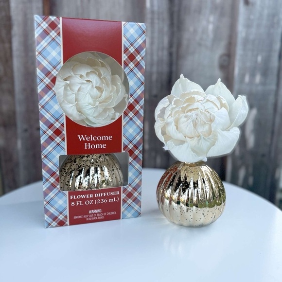 Bridgewater Candle Co Other - Welcome Home Holiday Flower Diffuser
